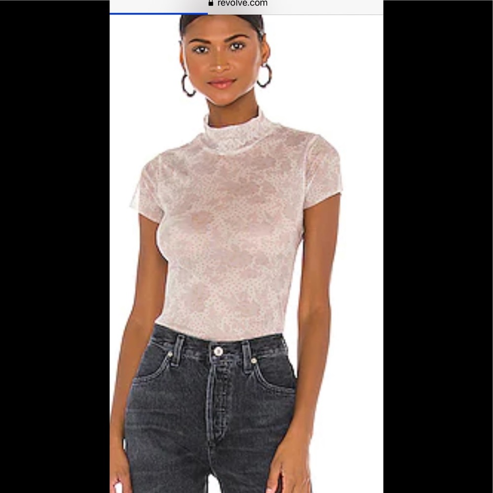 Free people print mesh tee in ivory combo. NWT. Retail‎ 38